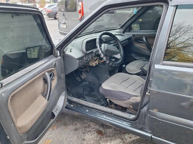 Черный ВАЗ 2115 Самара, объемом двигателя 1.5 л и пробегом 309 тыс. км за 2800 $, фото 9 на Automoto.ua