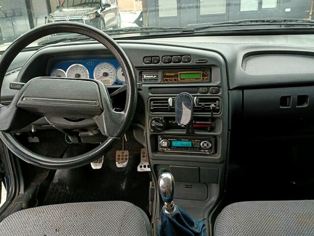 Чорний ВАЗ 2115 Самара, об'ємом двигуна 1.5 л та пробігом 162 тис. км за 2250 $, фото 4 на Automoto.ua