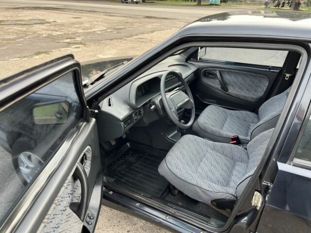 Черный ВАЗ 2115 Самара, объемом двигателя 0 л и пробегом 125 тыс. км за 1890 $, фото 4 на Automoto.ua