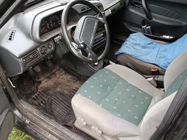 Черный ВАЗ 2115 Самара, объемом двигателя 1.5 л и пробегом 290 тыс. км за 1000 $, фото 1 на Automoto.ua