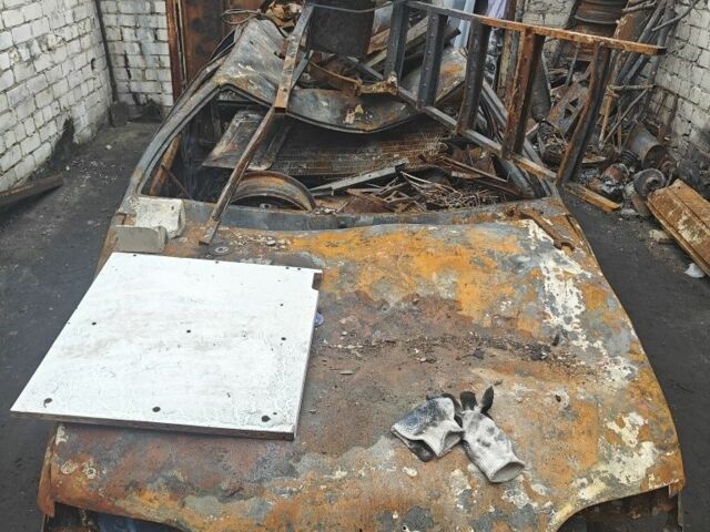 Чорний ВАЗ 2115 Самара, об'ємом двигуна 1.5 л та пробігом 100 тис. км за 300 $, фото 2 на Automoto.ua