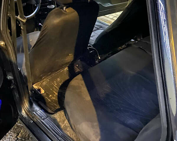 Черный ВАЗ 2115 Самара, объемом двигателя 1.5 л и пробегом 198 тыс. км за 1700 $, фото 16 на Automoto.ua