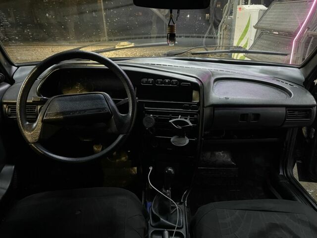 Черный ВАЗ 2115 Самара, объемом двигателя 1.5 л и пробегом 198 тыс. км за 1700 $, фото 9 на Automoto.ua