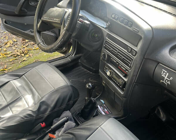 Чорний ВАЗ 2115 Самара, об'ємом двигуна 1.6 л та пробігом 160 тис. км за 1900 $, фото 4 на Automoto.ua