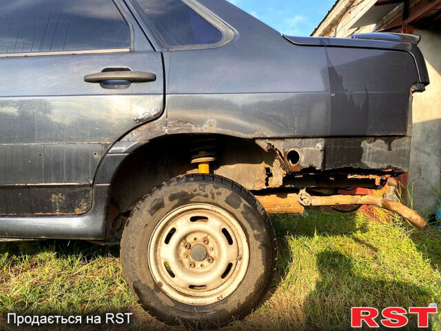Черный ВАЗ 2115 Самара, объемом двигателя 1.6 л и пробегом 255 тыс. км за 750 $, фото 3 на Automoto.ua