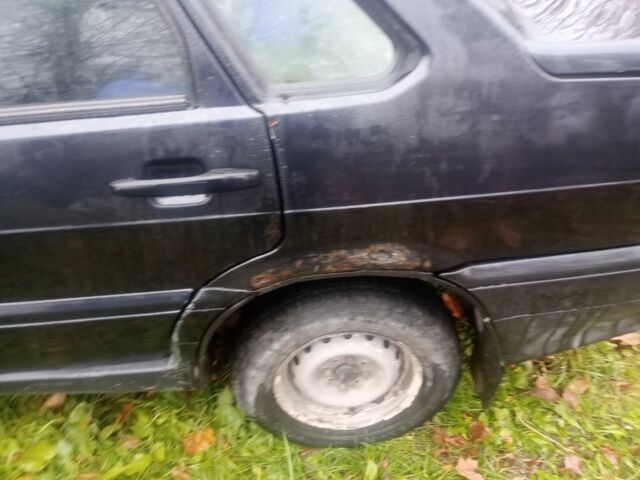 Черный ВАЗ 2115 Самара, объемом двигателя 1 л и пробегом 300 тыс. км за 900 $, фото 2 на Automoto.ua