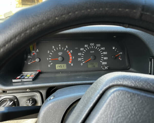 Черный ВАЗ 2115 Самара, объемом двигателя 1.6 л и пробегом 150 тыс. км за 2000 $, фото 15 на Automoto.ua