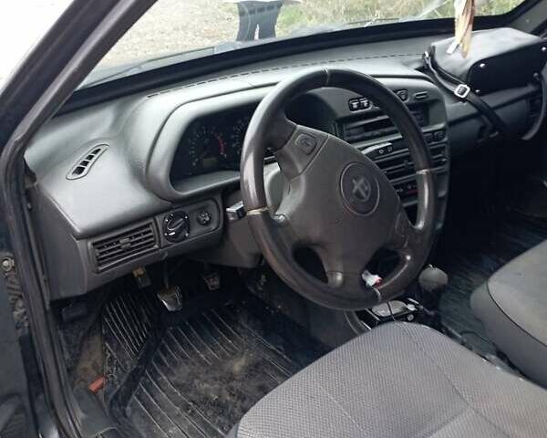 Черный ВАЗ 2115 Самара, объемом двигателя 1.6 л и пробегом 150 тыс. км за 850 $, фото 4 на Automoto.ua