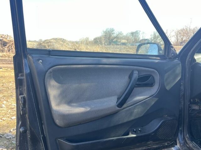 Чорний ВАЗ 2115 Самара, об'ємом двигуна 1.6 л та пробігом 250 тис. км за 1138 $, фото 6 на Automoto.ua