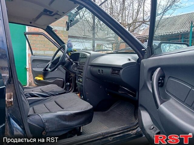 Черный ВАЗ 2115 Самара, объемом двигателя 1.6 л и пробегом 83 тыс. км за 2700 $, фото 5 на Automoto.ua