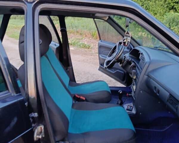 Черный ВАЗ 2115 Самара, объемом двигателя 1.6 л и пробегом 181 тыс. км за 1850 $, фото 3 на Automoto.ua