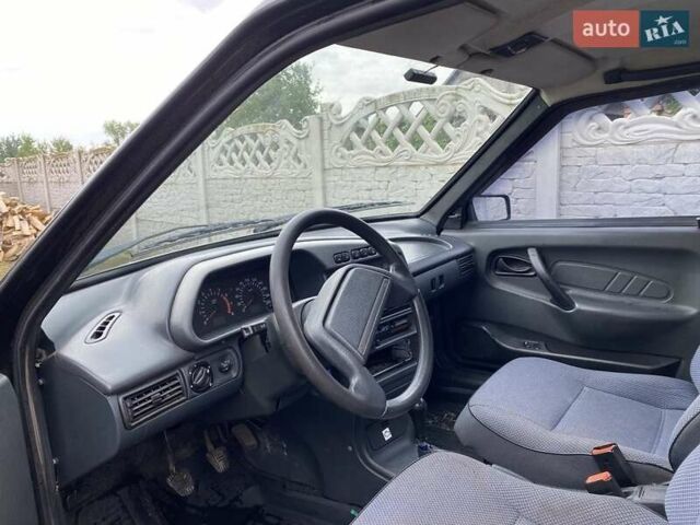Черный ВАЗ 2115 Самара, объемом двигателя 1.6 л и пробегом 138 тыс. км за 1600 $, фото 6 на Automoto.ua