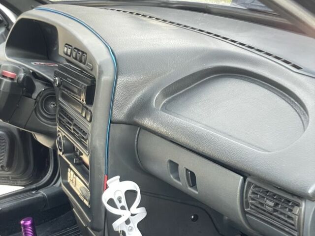 Черный ВАЗ 2115 Самара, объемом двигателя 1.6 л и пробегом 200 тыс. км за 900 $, фото 6 на Automoto.ua