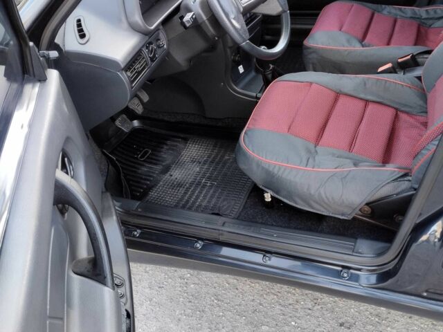 Чорний ВАЗ 2115 Самара, об'ємом двигуна 1.6 л та пробігом 133 тис. км за 2200 $, фото 5 на Automoto.ua