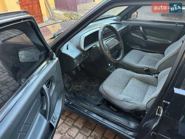 Черный ВАЗ 2115 Самара, объемом двигателя 1.6 л и пробегом 295 тыс. км за 1900 $, фото 9 на Automoto.ua