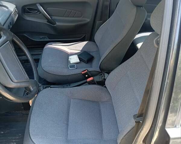 Чорний ВАЗ 2115 Самара, об'ємом двигуна 1.6 л та пробігом 122 тис. км за 2100 $, фото 3 на Automoto.ua