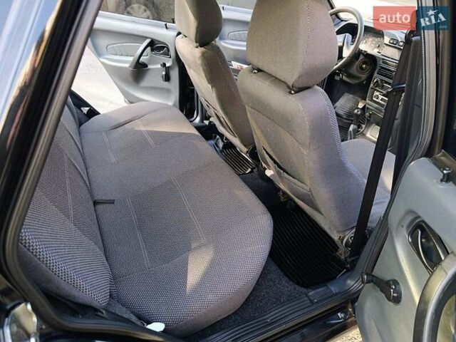 Чорний ВАЗ 2115 Самара, об'ємом двигуна 1.6 л та пробігом 94 тис. км за 3750 $, фото 19 на Automoto.ua