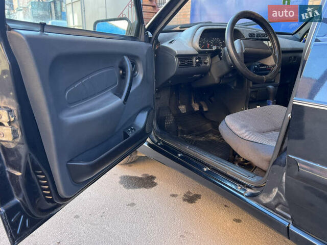 Чорний ВАЗ 2115 Самара, об'ємом двигуна 1.6 л та пробігом 83 тис. км за 2100 $, фото 13 на Automoto.ua