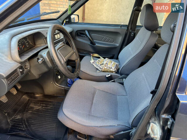 Чорний ВАЗ 2115 Самара, об'ємом двигуна 1.6 л та пробігом 83 тис. км за 2100 $, фото 11 на Automoto.ua