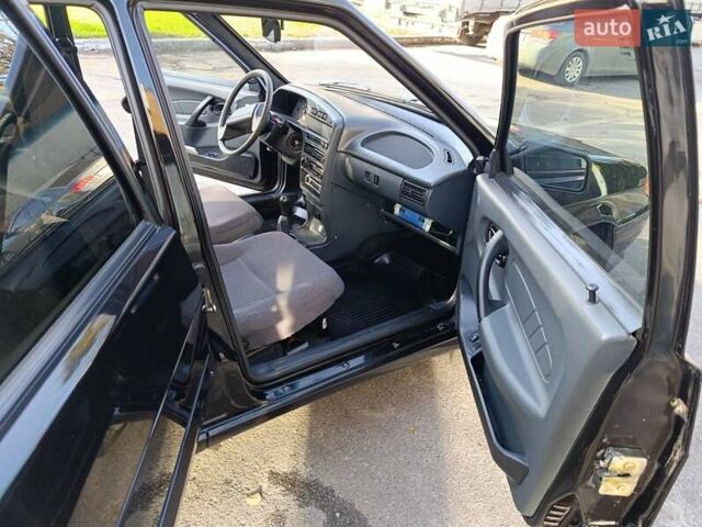 Чорний ВАЗ 2115 Самара, об'ємом двигуна 1.6 л та пробігом 94 тис. км за 3750 $, фото 18 на Automoto.ua