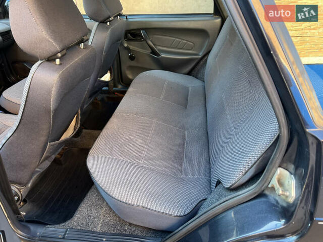 Чорний ВАЗ 2115 Самара, об'ємом двигуна 1.6 л та пробігом 83 тис. км за 2100 $, фото 15 на Automoto.ua