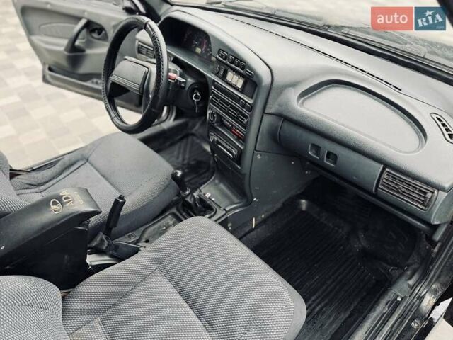 Чорний ВАЗ 2115 Самара, об'ємом двигуна 1.6 л та пробігом 170 тис. км за 1600 $, фото 5 на Automoto.ua