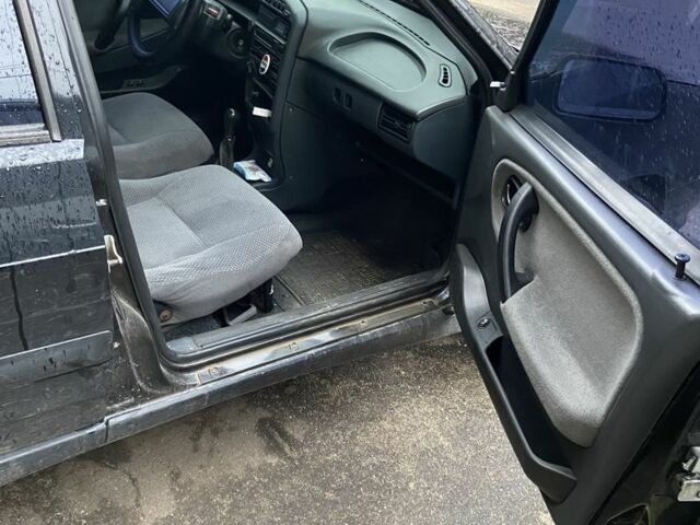 Черный ВАЗ 2115 Самара, объемом двигателя 1.6 л и пробегом 250 тыс. км за 1500 $, фото 4 на Automoto.ua