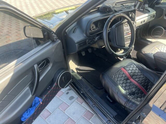 Черный ВАЗ 2115 Самара, объемом двигателя 1.6 л и пробегом 350 тыс. км за 2000 $, фото 5 на Automoto.ua