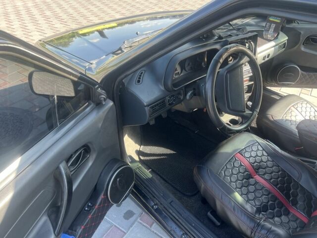 Черный ВАЗ 2115 Самара, объемом двигателя 1.6 л и пробегом 350 тыс. км за 2000 $, фото 6 на Automoto.ua