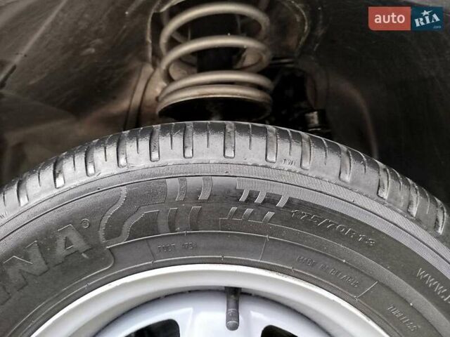 Черный ВАЗ 2115 Самара, объемом двигателя 1.6 л и пробегом 93 тыс. км за 3750 $, фото 62 на Automoto.ua