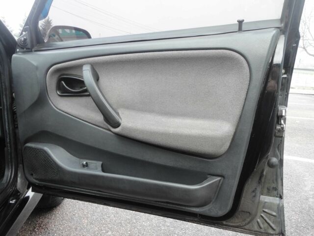 Черный ВАЗ 2115 Самара, объемом двигателя 1.6 л и пробегом 112 тыс. км за 3299 $, фото 18 на Automoto.ua