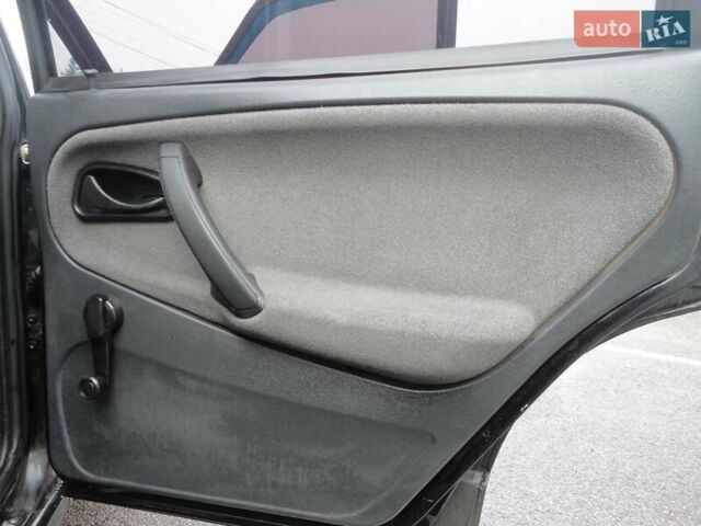 Черный ВАЗ 2115 Самара, объемом двигателя 1.6 л и пробегом 112 тыс. км за 3299 $, фото 19 на Automoto.ua