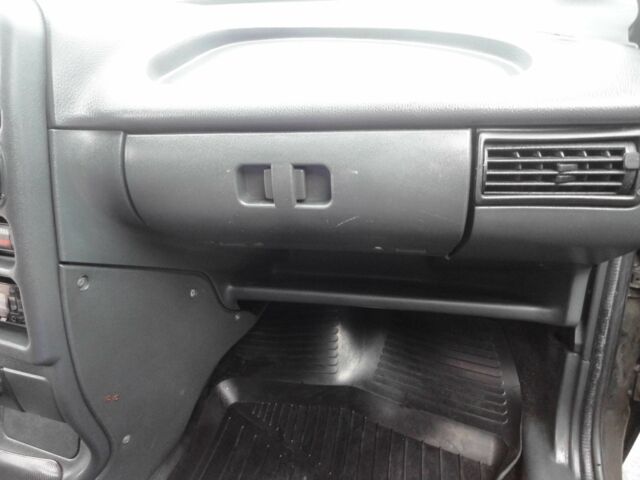 Черный ВАЗ 2115 Самара, объемом двигателя 1.6 л и пробегом 112 тыс. км за 3299 $, фото 12 на Automoto.ua