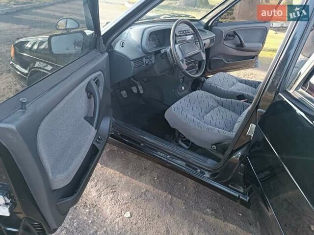 Черный ВАЗ 2115 Самара, объемом двигателя 1.6 л и пробегом 111 тыс. км за 1890 $, фото 3 на Automoto.ua