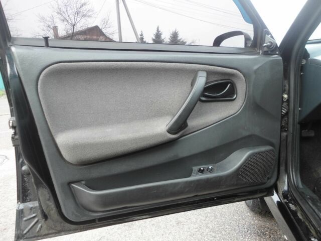 Черный ВАЗ 2115 Самара, объемом двигателя 1.6 л и пробегом 112 тыс. км за 3299 $, фото 16 на Automoto.ua