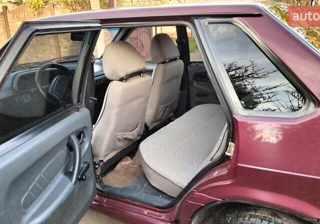 Красный ВАЗ 2115 Самара, объемом двигателя 1.5 л и пробегом 61 тыс. км за 2800 $, фото 4 на Automoto.ua
