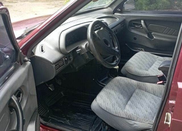 Червоний ВАЗ 2115 Самара, об'ємом двигуна 0 л та пробігом 278 тис. км за 1350 $, фото 9 на Automoto.ua