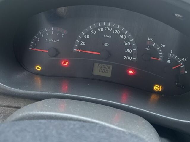 Красный ВАЗ 2115 Самара, объемом двигателя 1.6 л и пробегом 690 тыс. км за 2000 $, фото 4 на Automoto.ua