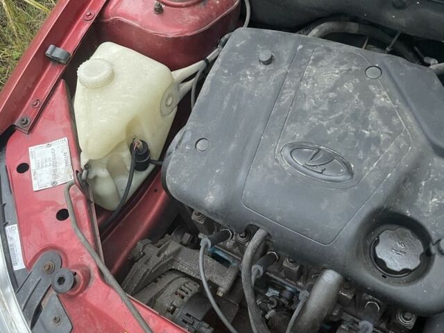 Красный ВАЗ 2115 Самара, объемом двигателя 1.6 л и пробегом 690 тыс. км за 2000 $, фото 6 на Automoto.ua