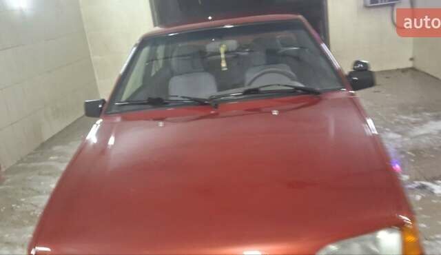 Красный ВАЗ 2115 Самара, объемом двигателя 1.6 л и пробегом 200 тыс. км за 2200 $, фото 2 на Automoto.ua