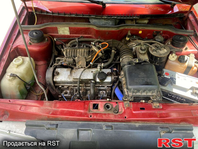 Красный ВАЗ 2115 Самара, объемом двигателя 1.6 л и пробегом 208 тыс. км за 2400 $, фото 3 на Automoto.ua