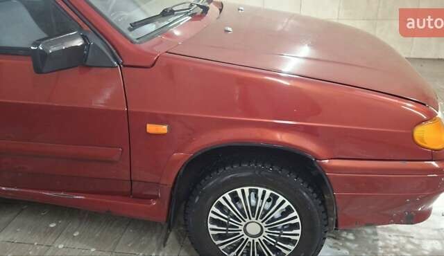 Красный ВАЗ 2115 Самара, объемом двигателя 1.6 л и пробегом 200 тыс. км за 2200 $, фото 5 на Automoto.ua