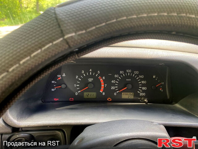 Красный ВАЗ 2115 Самара, объемом двигателя 1.6 л и пробегом 208 тыс. км за 2400 $, фото 6 на Automoto.ua