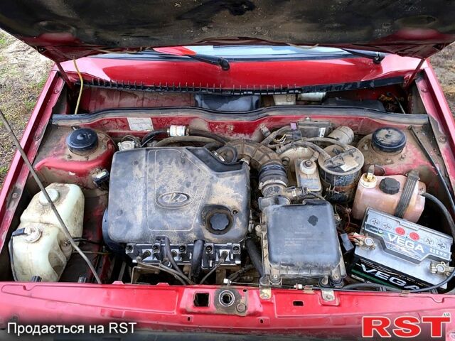 Красный ВАЗ 2115 Самара, объемом двигателя 1.6 л и пробегом 329 тыс. км за 1800 $, фото 10 на Automoto.ua