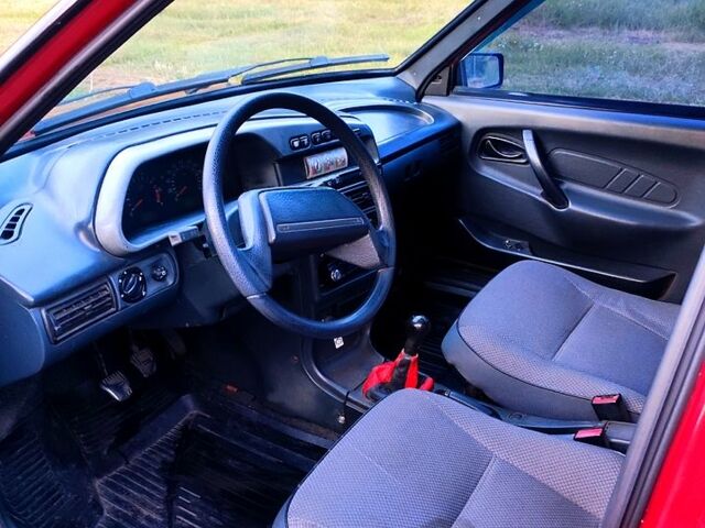 Красный ВАЗ 2115 Самара, объемом двигателя 1.6 л и пробегом 136 тыс. км за 1300 $, фото 3 на Automoto.ua