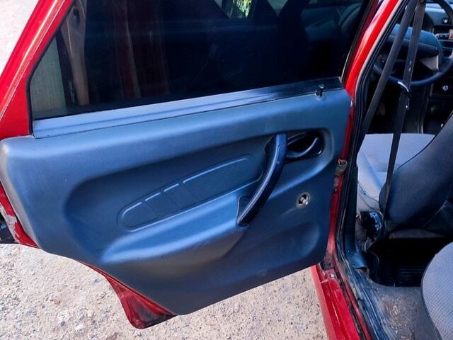 Красный ВАЗ 2115 Самара, объемом двигателя 1.6 л и пробегом 136 тыс. км за 1300 $, фото 8 на Automoto.ua