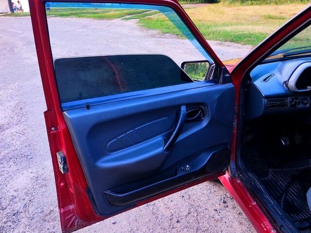 Красный ВАЗ 2115 Самара, объемом двигателя 1.6 л и пробегом 136 тыс. км за 1300 $, фото 6 на Automoto.ua