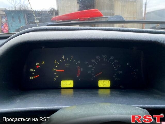 Красный ВАЗ 2115 Самара, объемом двигателя 1.6 л и пробегом 329 тыс. км за 1800 $, фото 9 на Automoto.ua