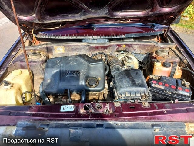 Красный ВАЗ 2115 Самара, объемом двигателя 1.6 л и пробегом 150 тыс. км за 1100 $, фото 5 на Automoto.ua