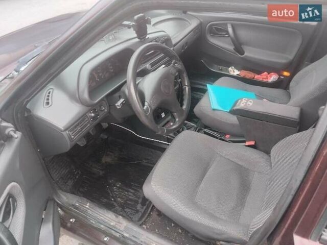 Красный ВАЗ 2115 Самара, объемом двигателя 1 л и пробегом 212 тыс. км за 1700 $, фото 14 на Automoto.ua